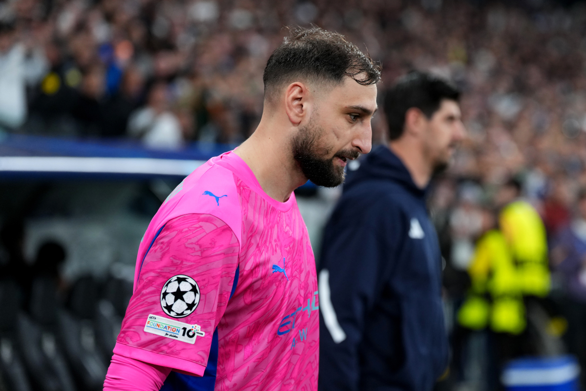 MADRID, SPAIN - MARCH 11: Gianluigi Donnarumma of Manchester City walks out prior to the UEFA Champions League 2025/26 Round of 16 First Leg match between Real Madrid CF and Manchester City FC at Estadio Santiago Bernabeu on March 11, 2026 in Madrid, Spain. (Photo by Angel Martinez/Getty Images)