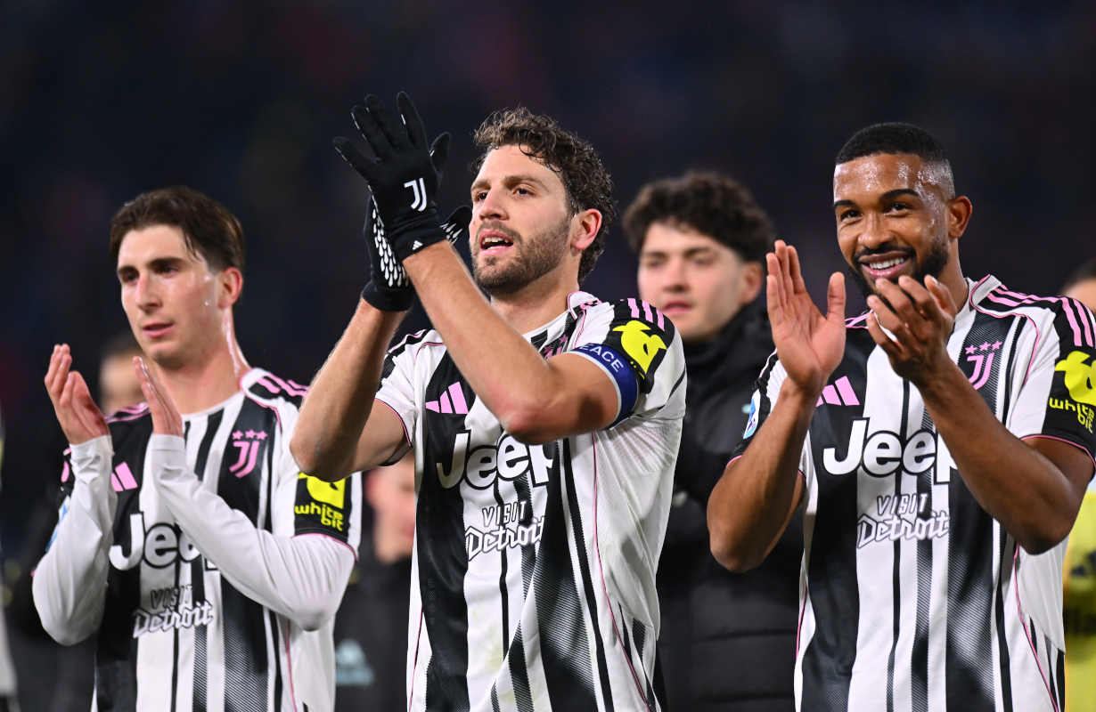 BOLOGNA, ITALY - DECEMBER 14: Manuel Locatelli and Bremer of Juventus celebrate following the Serie A match between Bologna FC 1909 and Juventus FC at Renato Dall'Ara Stadium on December 14, 2025 in Bologna, Italy. (Photo by Alessandro Sabattini/Getty Images)