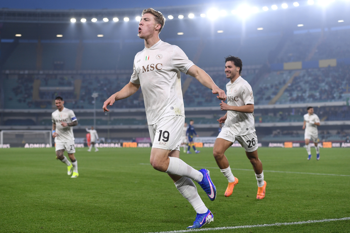 VERONA, ITALY - FEBRUARY 28: Rasmus Hojlund of SSC Napoli celebrates after scoring the opening goal during the Serie A match between Hellas Verona FC and SSC Napoli at Stadio Marcantonio Bentegodi on February 28, 2026 in Verona, Italy. (Photo by Alessandro Sabattini/Getty Images)